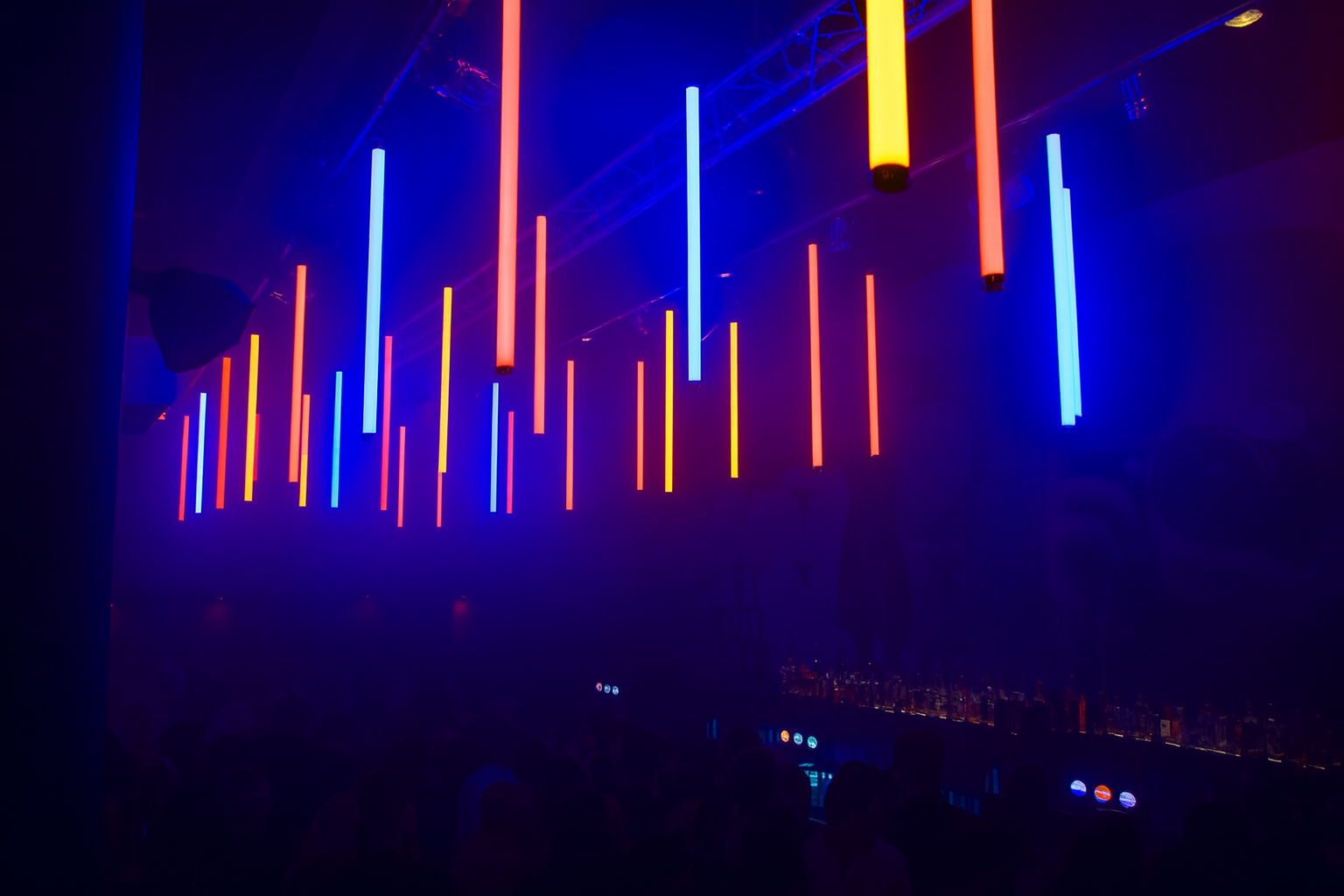 360° Vertical Suspended LED Tube Light - Image 14